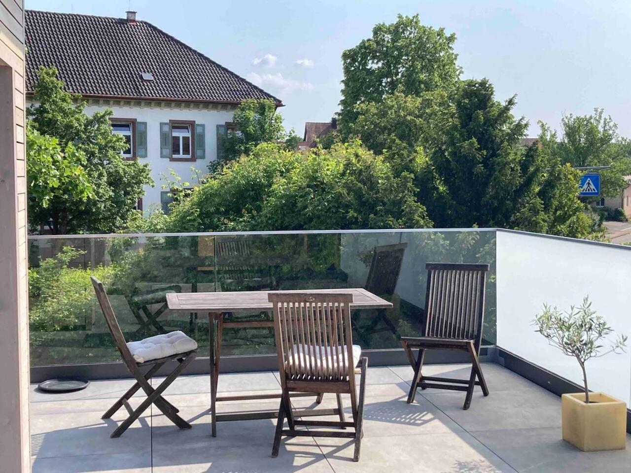 Neues Penthouse-Loft Mit Konuskarte Fuer Gratis Oepnv Apartment Ehrenkirchen Bagian luar foto