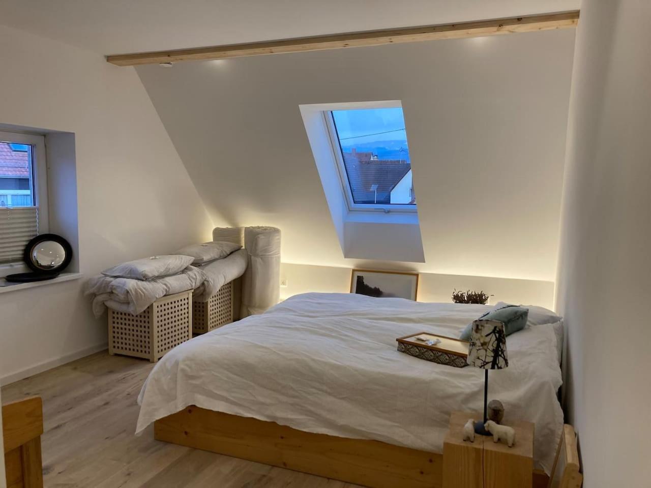 Neues Penthouse-Loft Mit Konuskarte Fuer Gratis Oepnv Apartment Ehrenkirchen Bagian luar foto