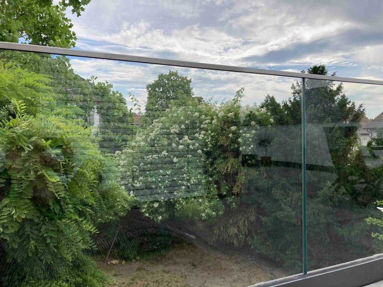 Neues Penthouse-Loft Mit Konuskarte Fuer Gratis Oepnv Apartment Ehrenkirchen Bagian luar foto